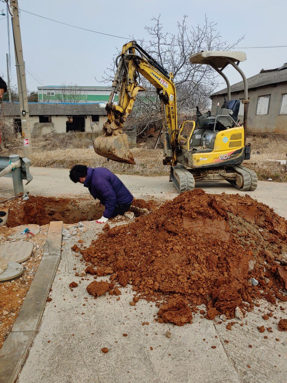 옥외 상수도 배관 굴착 보수 현장